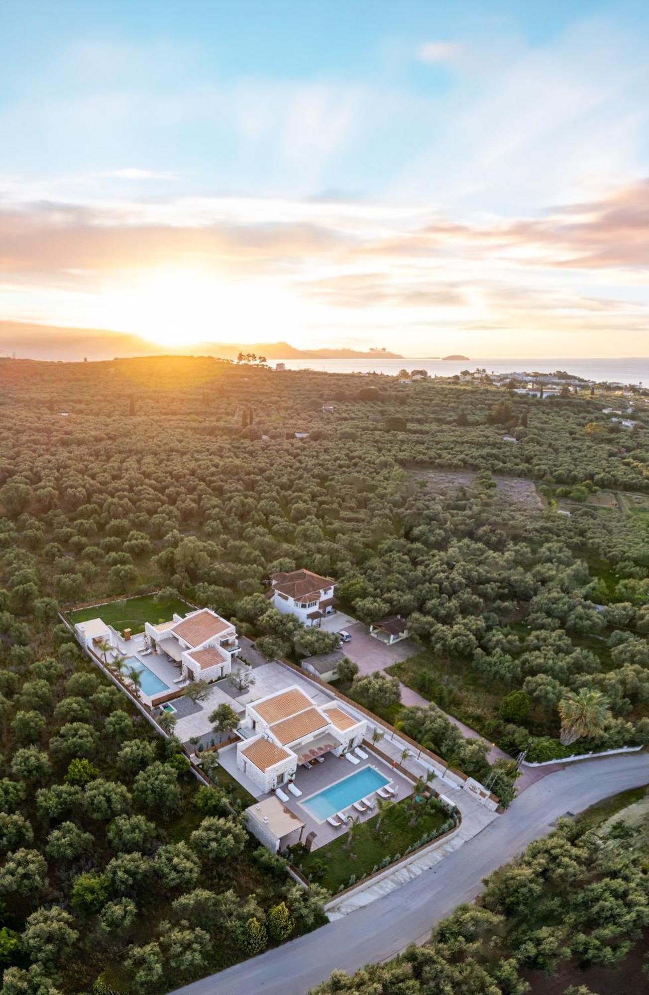White Stone Hesperia - Poolside Escape Close To Laganas